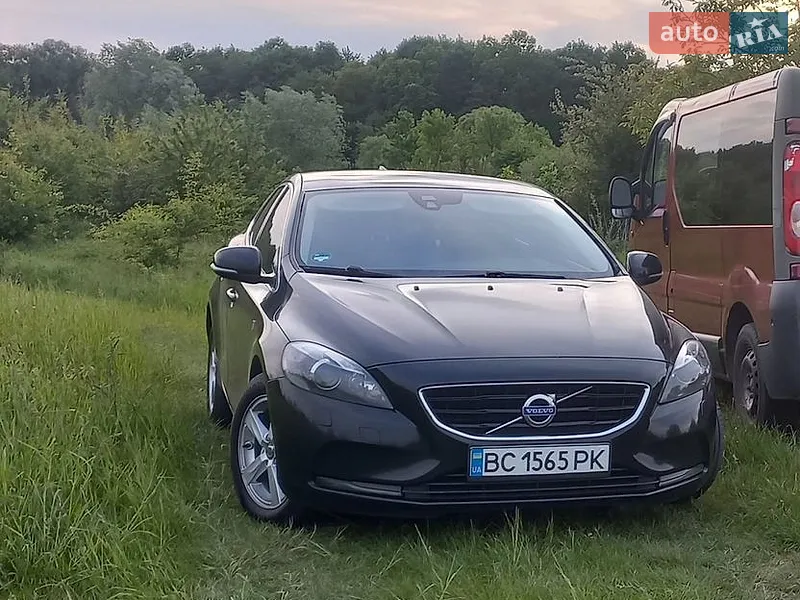 Volvo V40 2015