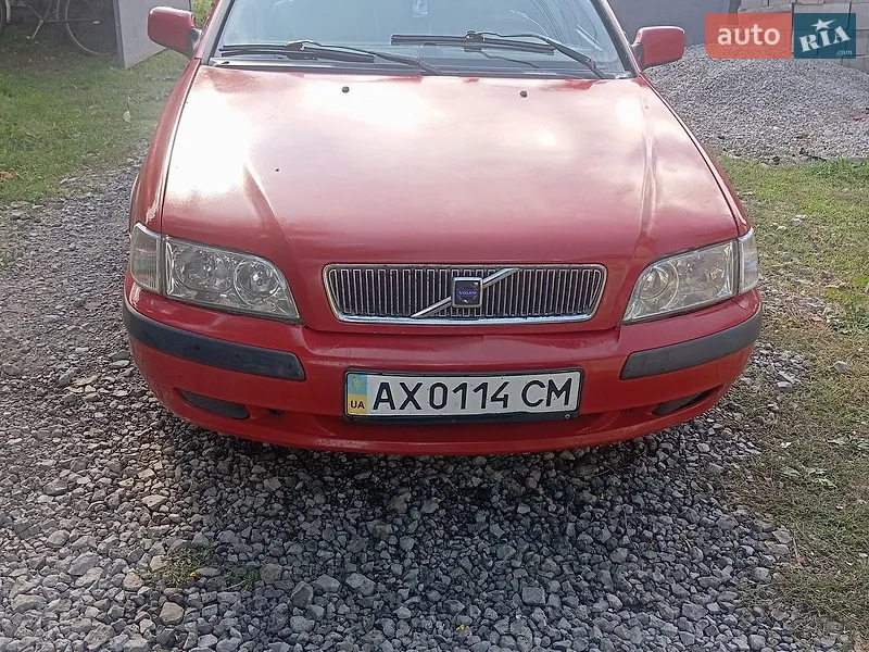 Volvo V40 1998