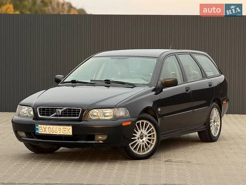 Volvo V40 2004