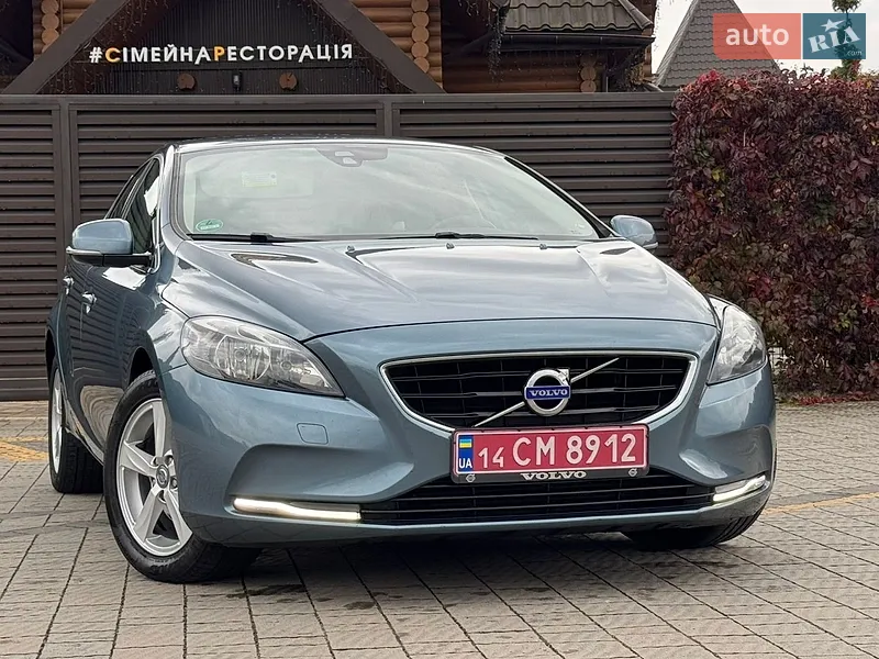 Volvo V40