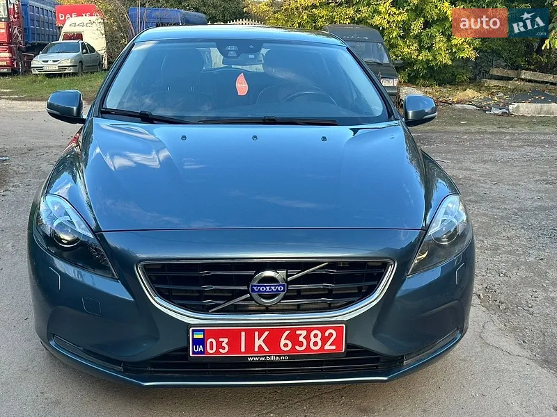 Volvo V40