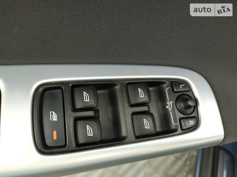 Універсал Volvo V50 2010 в Стрию