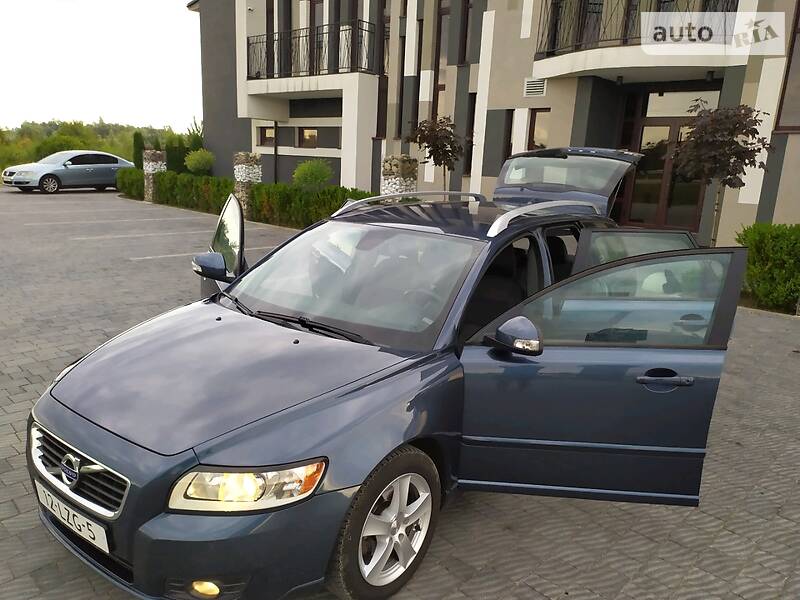 Універсал Volvo V50 2010 в Стрию