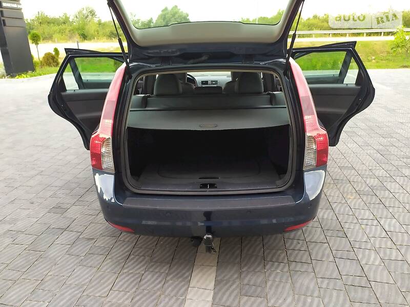 Універсал Volvo V50 2010 в Стрию