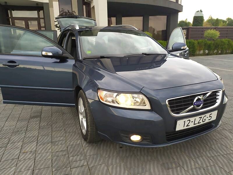 Універсал Volvo V50 2010 в Стрию