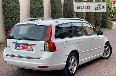 Универсал Volvo V50 2012 в 