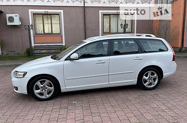 Универсал Volvo V50 2012 в 