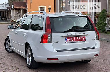 Универсал Volvo V50 2012 в 