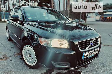 Универсал Volvo V50 2009 в Вараше