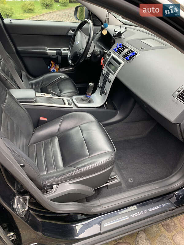 Універсал Volvo V50 2010 в Львові