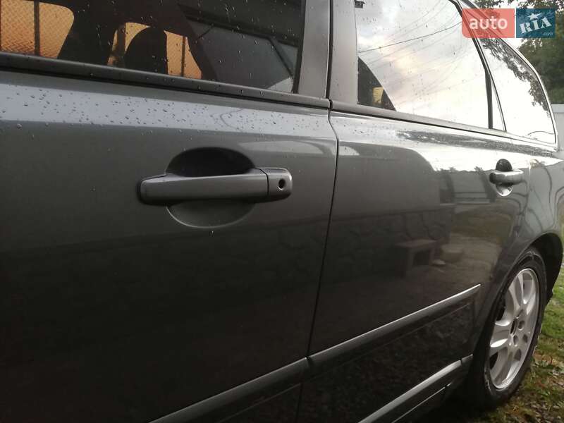 Універсал Volvo V50 2009 в Чемерівцях