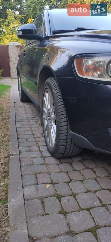 Універсал Volvo V50 2010 в Львові