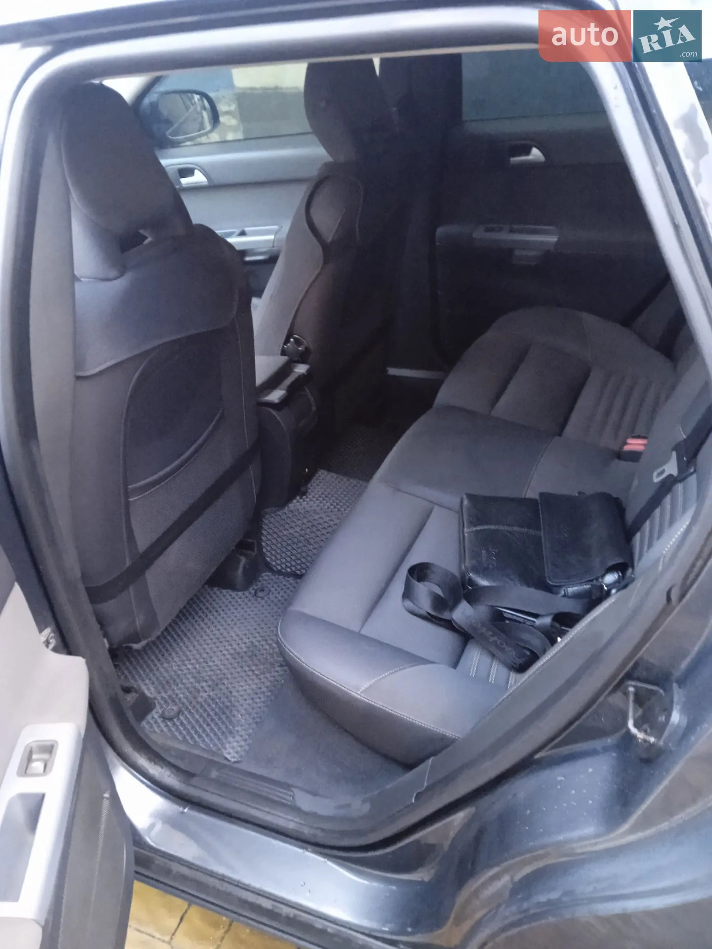 2010 Volvo V50 - мініатюра 4