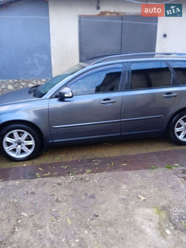 Универсал Volvo V50 2010 в Тернополе