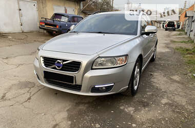 Універсал Volvo V50 2011 в Чернівцях