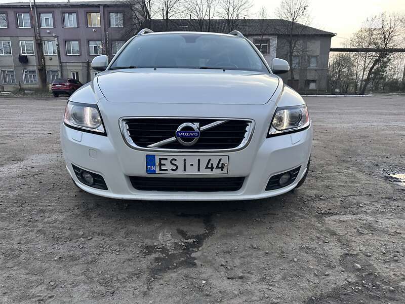 Универсал Volvo V50 2011 в Черняхове