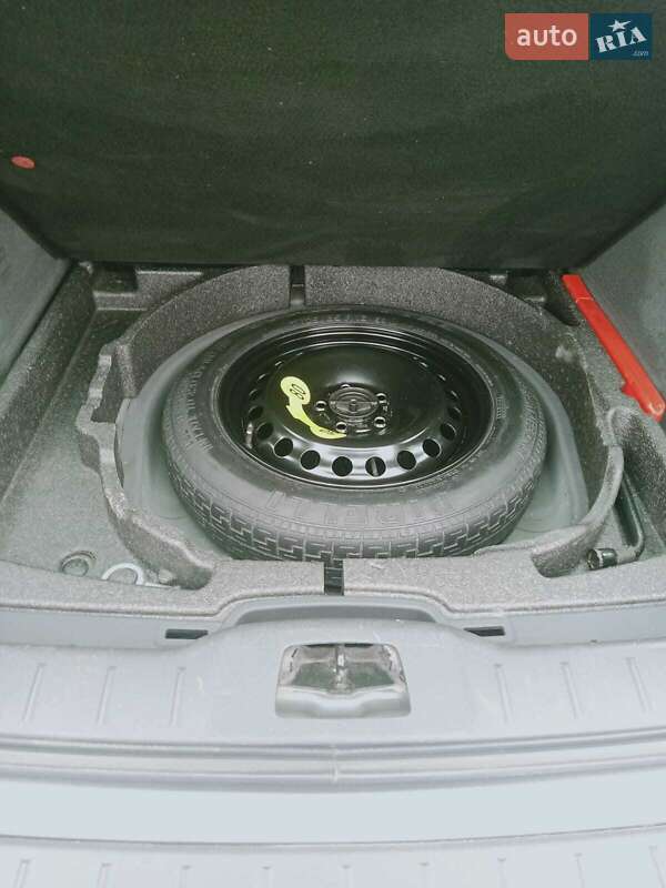 Універсал Volvo V50 2010 в Решетилівці