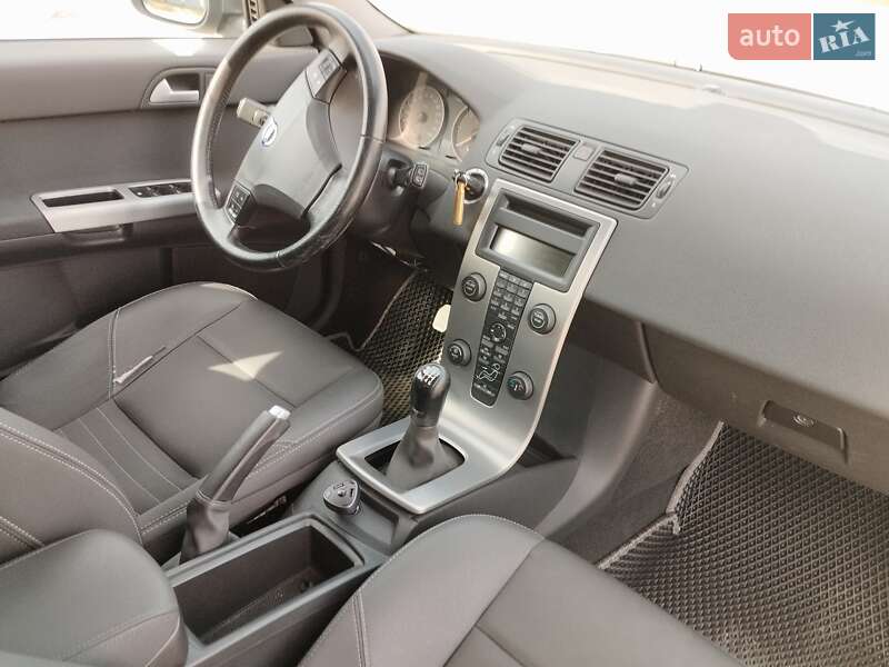 Універсал Volvo V50 2007 в Звягелі