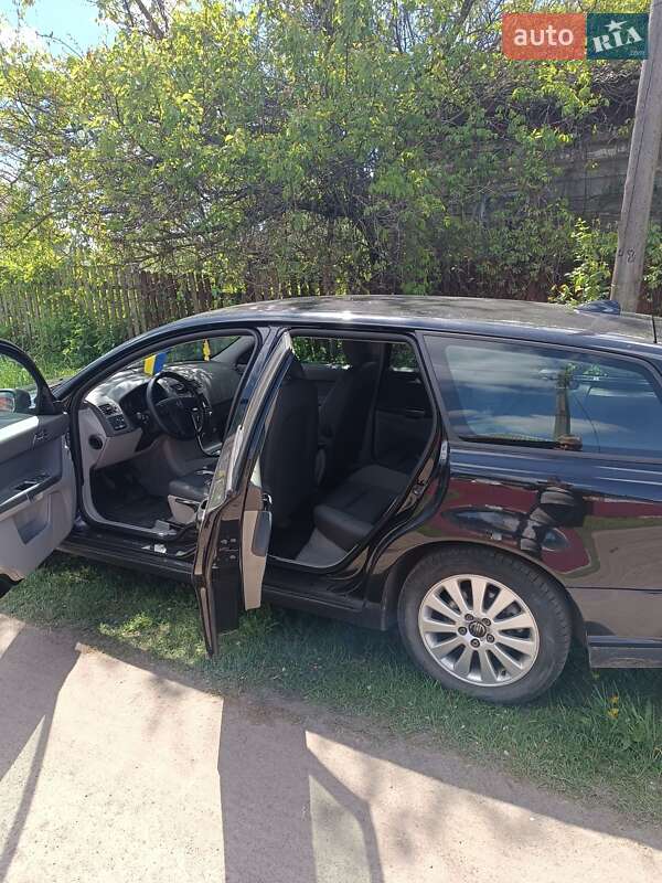 Универсал Volvo V50 2009 в Мене