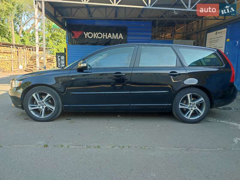Универсал Volvo V50 2011 в Киеве