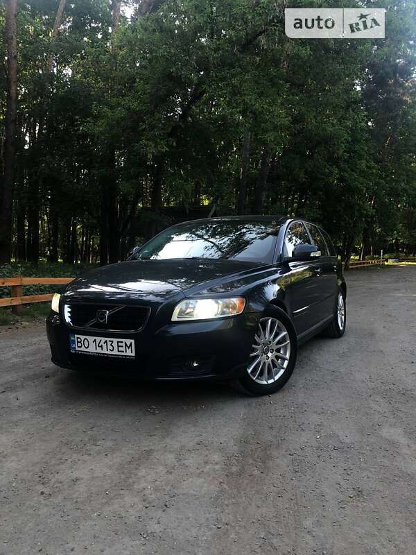 Універсал Volvo V50 2010 в Кременці