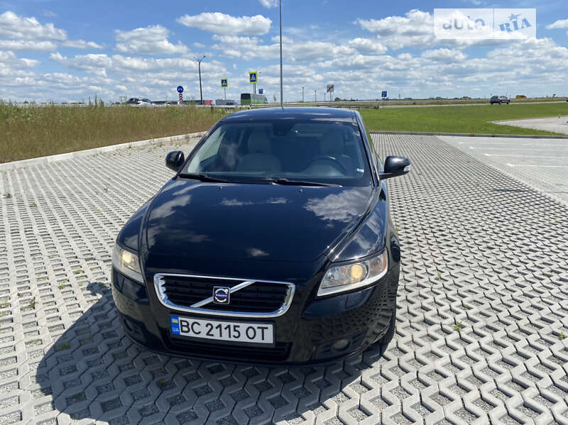 Универсал Volvo V50 2010 в Львове