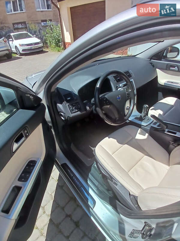 Універсал Volvo V50 2011 в Івано-Франківську