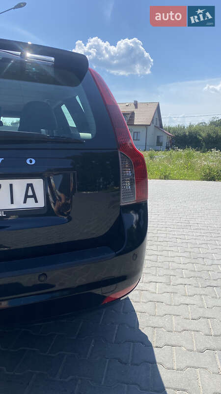 Универсал Volvo V50 2010 в Львове