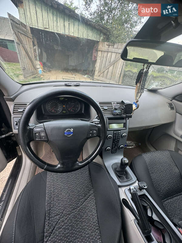 Универсал Volvo V50 2009 в Долине фото 4 Универсал Volvo V50 2009 в Долине