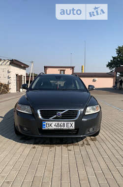 Универсал Volvo V50 2010 в Гоще