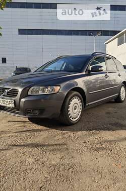 Універсал Volvo V50 2008 в Чернівцях