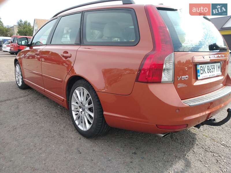 Універсал Volvo V50 2010 в Костопілі