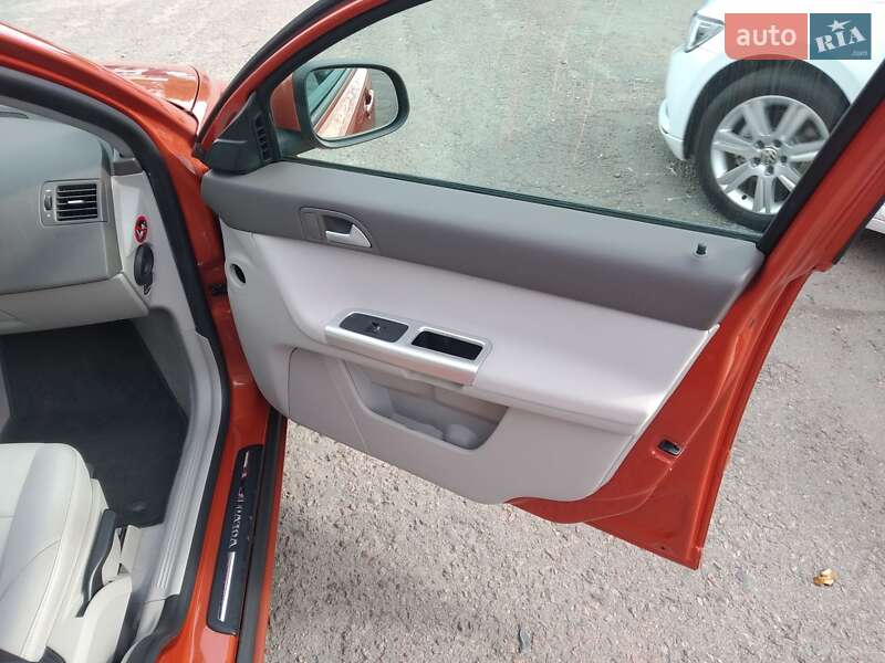 Універсал Volvo V50 2010 в Костопілі