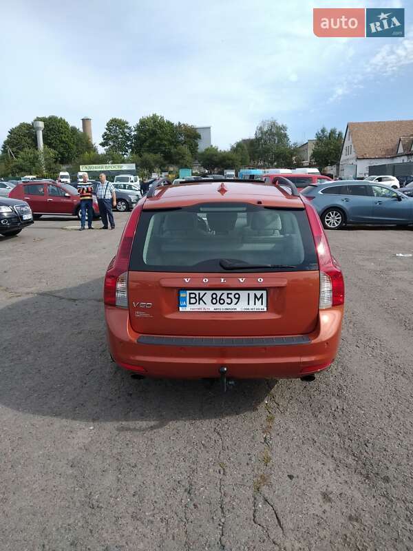 Універсал Volvo V50 2010 в Костопілі
