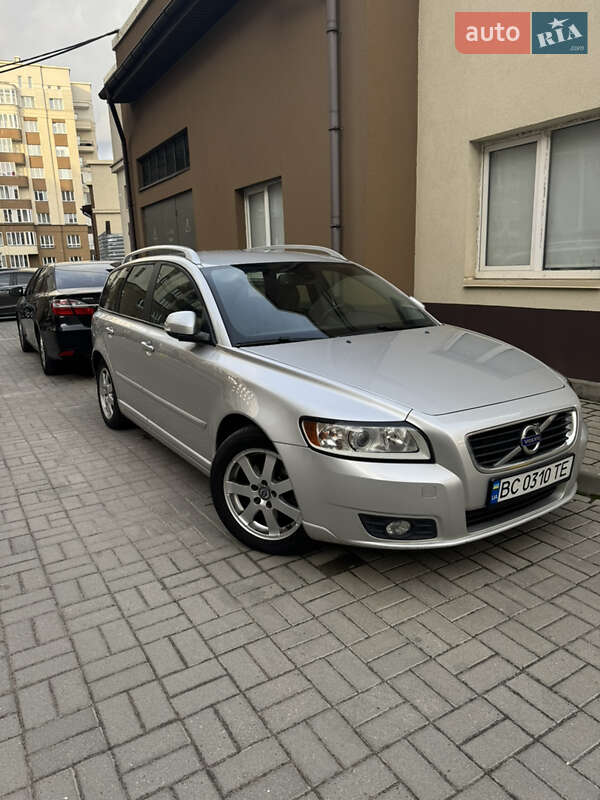 Універсал Volvo V50 2011 в Львові