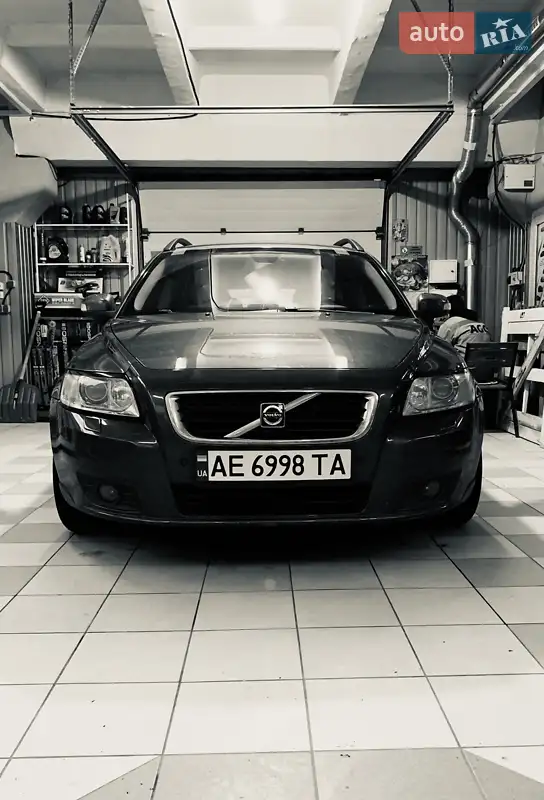 Volvo V50