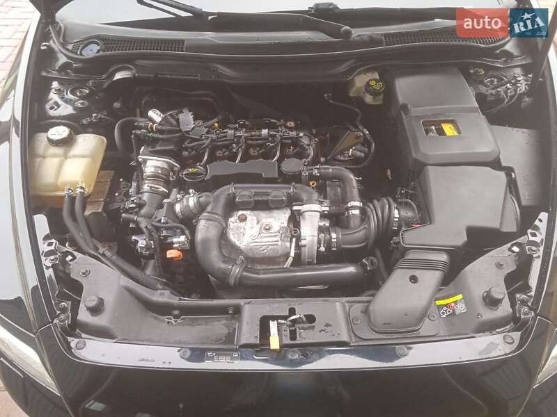 Універсал Volvo V50 2010 в Чернівцях