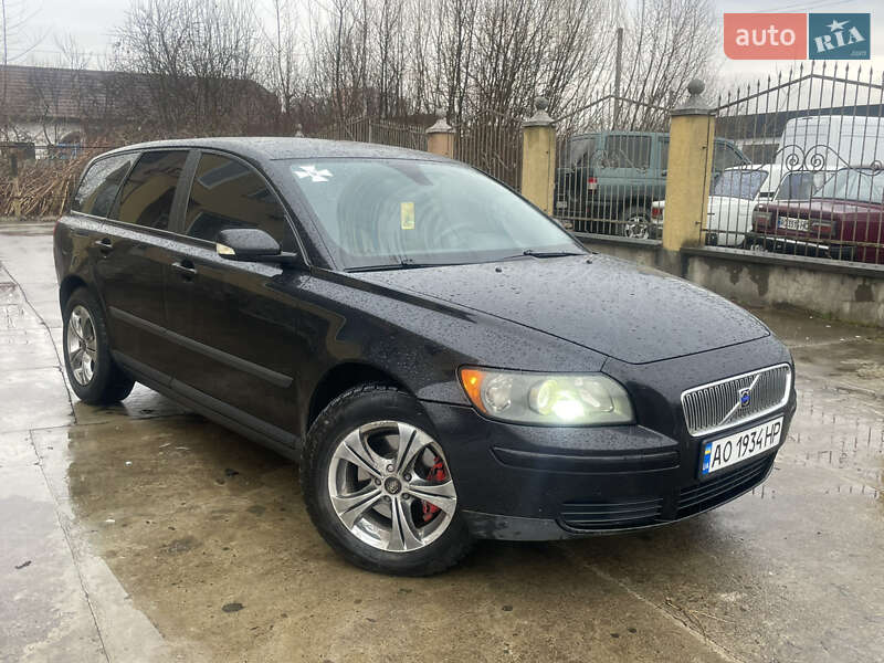 Volvo V50 2004