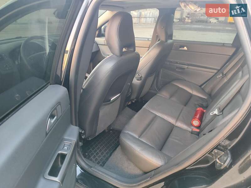 Універсал Volvo V50 2011 в Сарнах