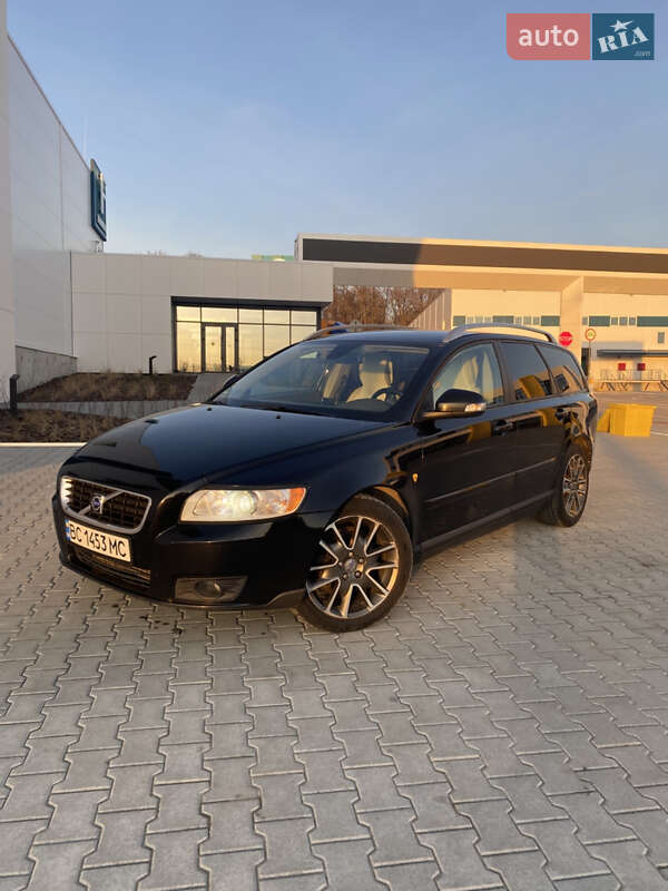 Универсал Volvo V50 2010 в 