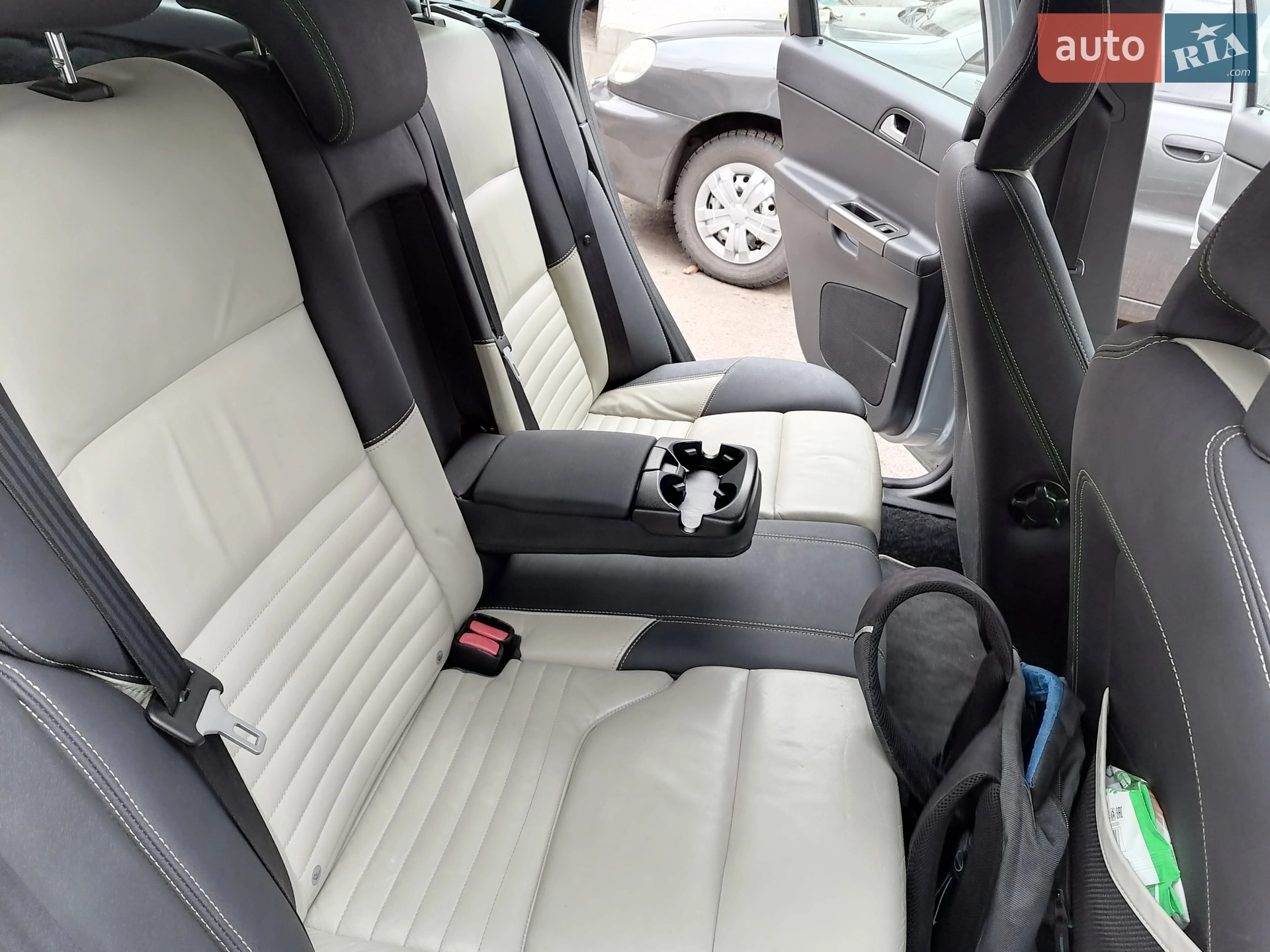 2011 Volvo V50 - мініатюра 5