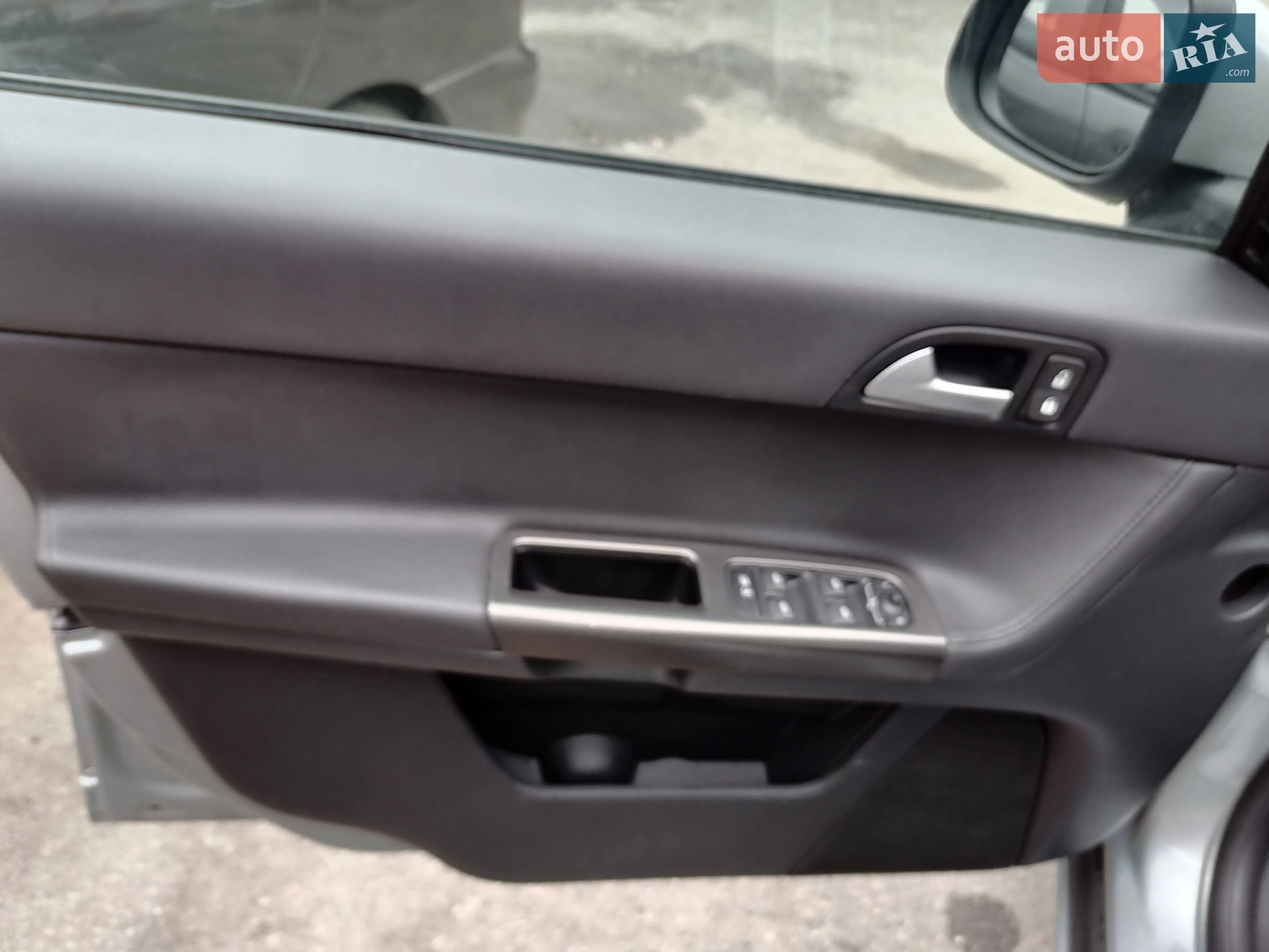 2011 Volvo V50 - мініатюра 16