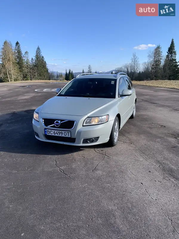 Volvo V50