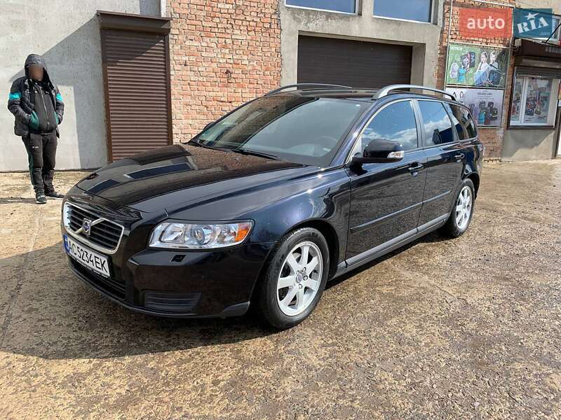 Универсал Volvo V50 2010 в 