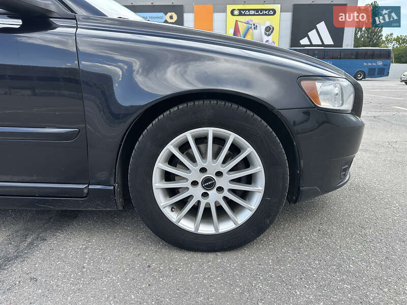 Універсал Volvo V50 2012 в Полтаві