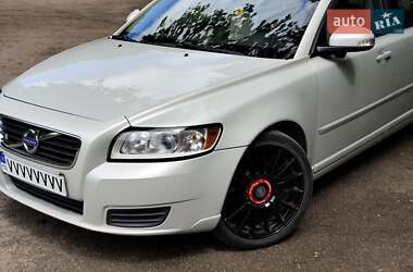 Универсал Volvo V50 2010 в Львове