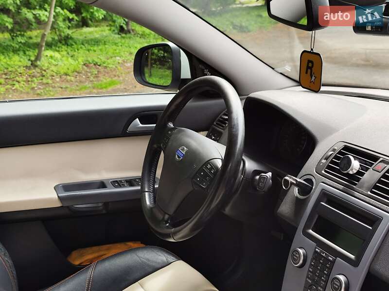 Універсал Volvo V50 2010 в Львові