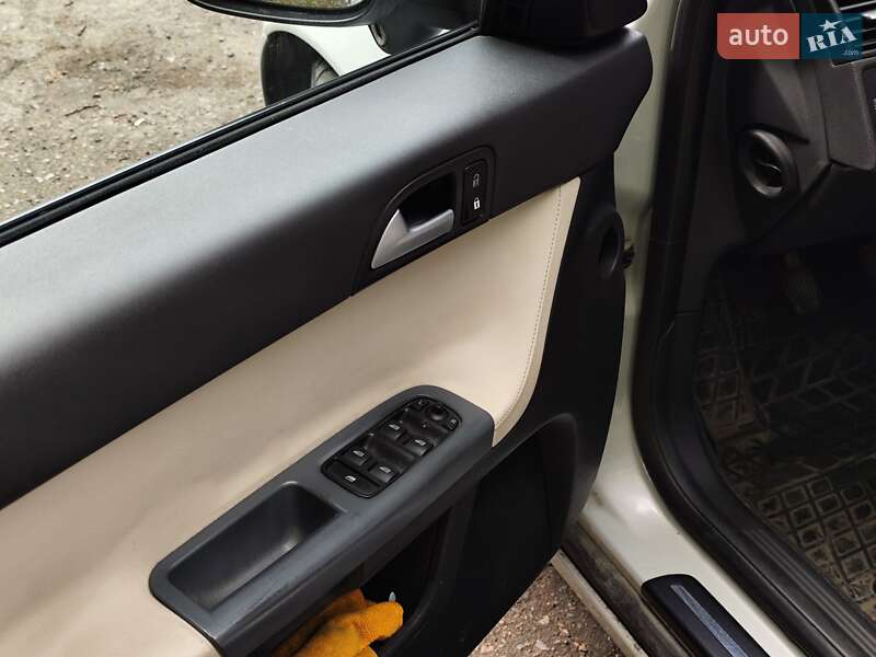 Універсал Volvo V50 2010 в Львові