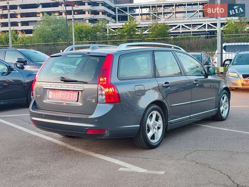 Универсал Volvo V50 2011 в Киеве фото 10 Универсал Volvo V50 2011 в Киеве
