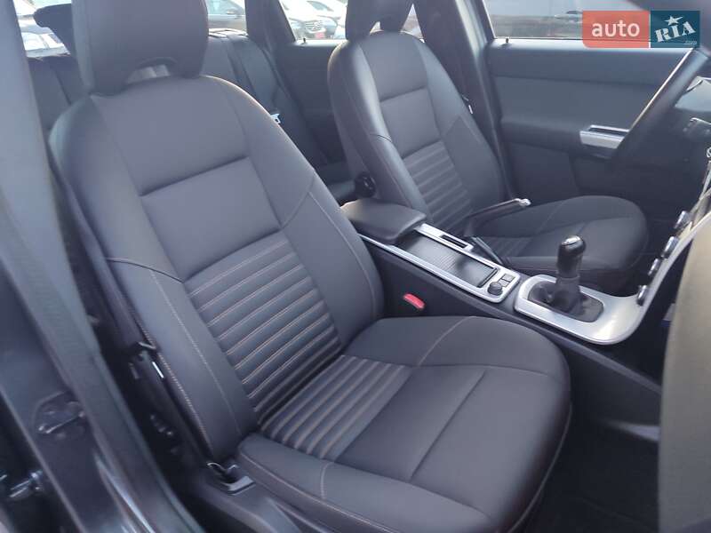 Универсал Volvo V50 2011 в Киеве фото 27 Универсал Volvo V50 2011 в Киеве